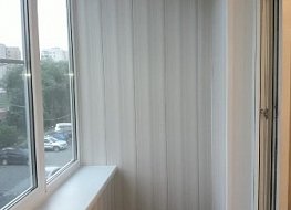 Замена балконного остекления и внутренняя отделка пластиковыми панелями